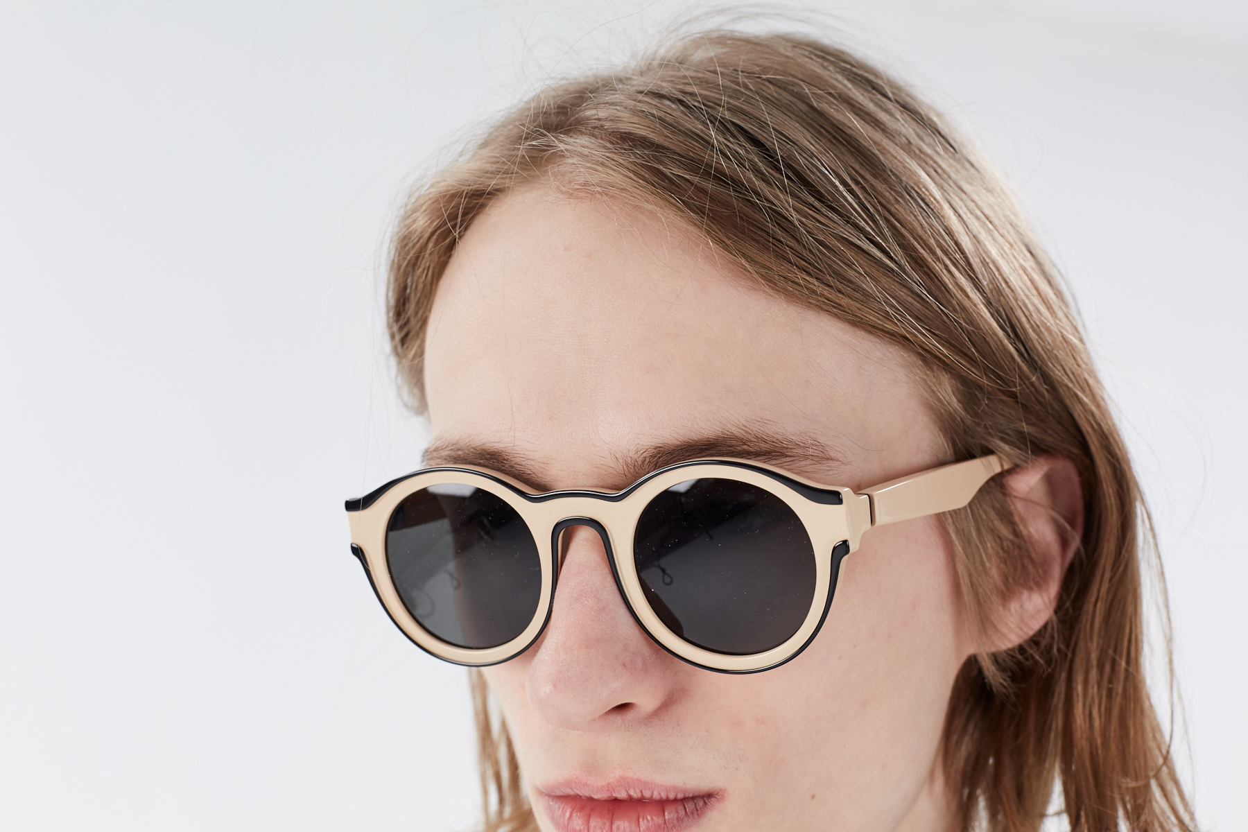 Произведение очки. Mykita Maison Margiela очки. Mykita x Maison Margiela 014. Sunglass aldermh60 Mykita.